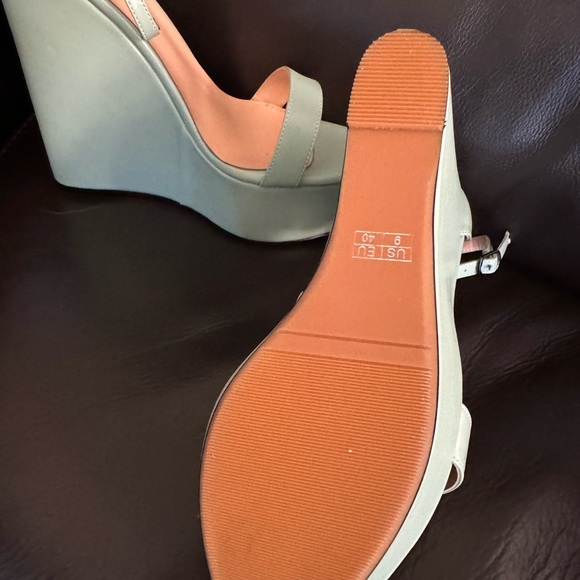 Wayderns platform wedge (15cm) in height, light turquoise. Perfect for wedding. - Picture 4 of 4